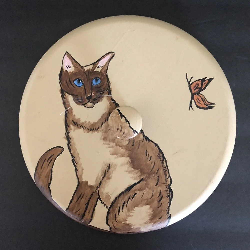 Vtg Pesky Bear Siamese  Cat Round Basket with Lid Machias New York Handpainted